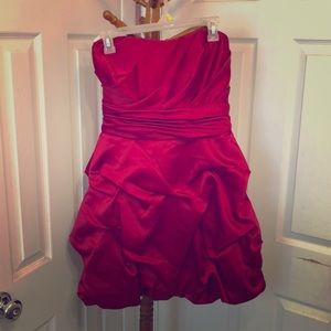 Gorgeous red strapless dress!